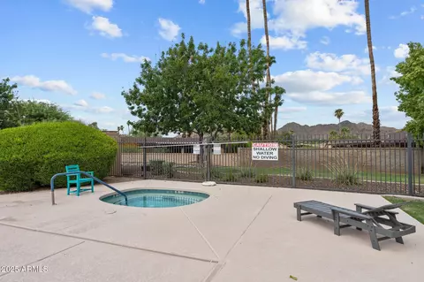 Exterior - 2818 E Malapai Dr, Phoenix, AZ 85028 photo 7 of 8