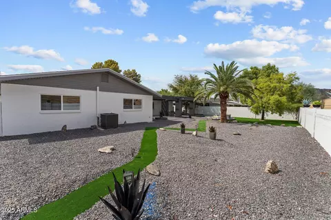 Exterior - 2818 E Malapai Dr, Phoenix, AZ 85028 photo 4 of 8