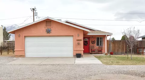 10238 S Honeysuckle Dr, Hereford, AZ 85615