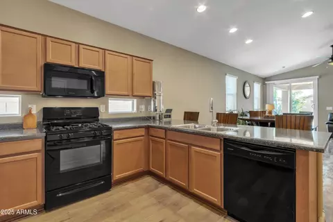Kitchen - 7115 E Olla Ave, Mesa, AZ 85212 photo 4 of 4