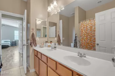 Bath - 7115 E Olla Ave, Mesa, AZ 85212 photo 5 of 6