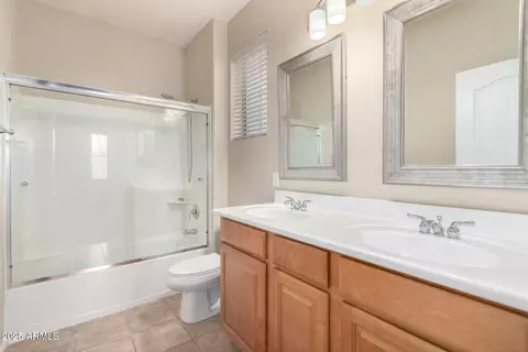 Bath - 924 E Redondo Dr, Gilbert, AZ 85296 photo 2 of 4