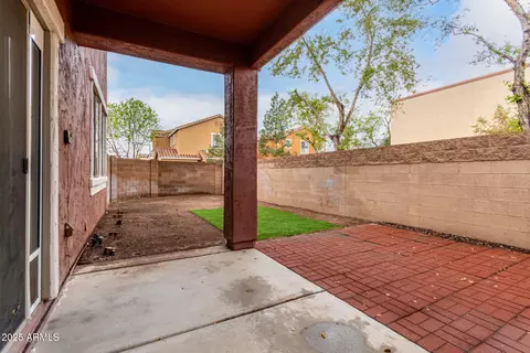 Exterior - 924 E Redondo Dr, Gilbert, AZ 85296 photo 5 of 7