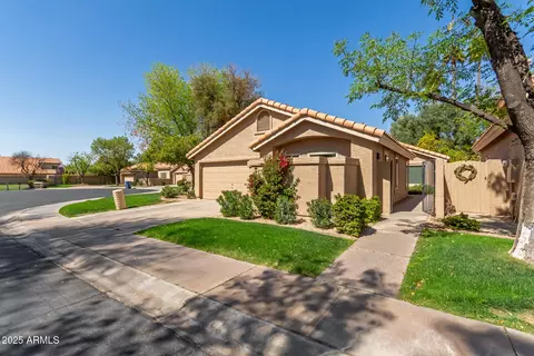 32 E Dawn Dr, Tempe, AZ 85284