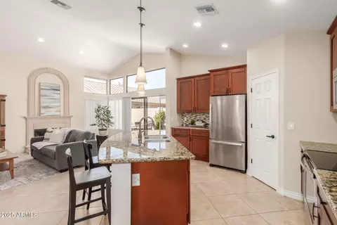 32 E Dawn Dr, Tempe, AZ 85284 photo 9