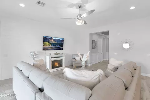 1159 E Knightsbridge Way, Gilbert, AZ 85297 photo 14
