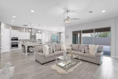 1159 E Knightsbridge Way, Gilbert, AZ 85297 photo 3