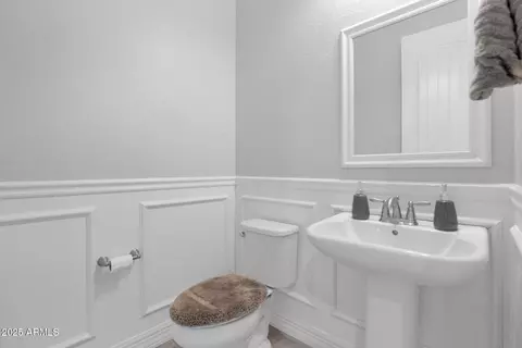 1159 E Knightsbridge Way, Gilbert, AZ 85297 photo 24