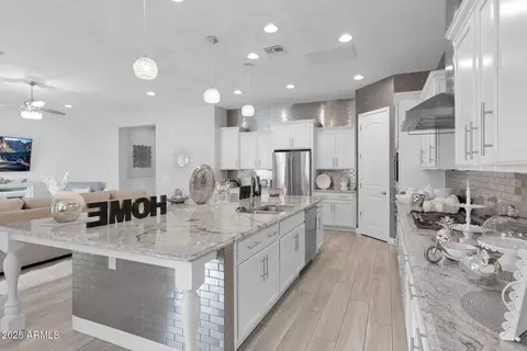 1159 E Knightsbridge Way, Gilbert, AZ 85297 photo 8