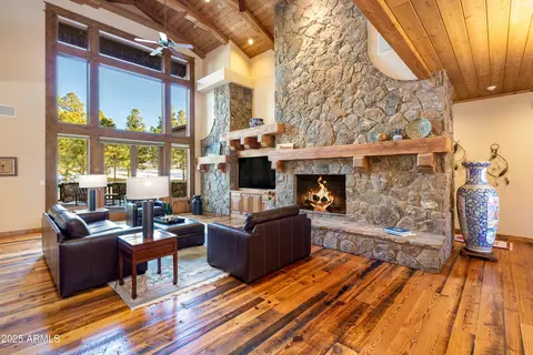 3819 S Clubhouse Cir, Flagstaff, AZ 86005