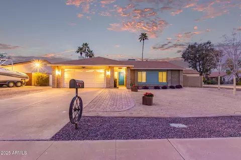 2248 W Mandalay Ln, Phoenix, AZ 85023