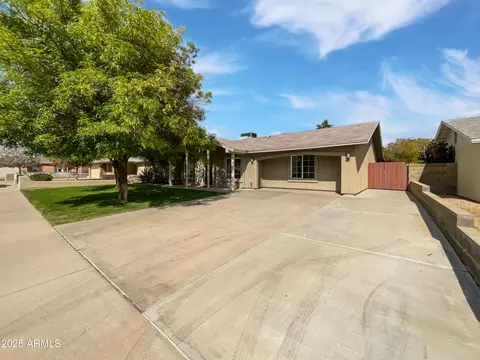 12037 S Bannock St, Phoenix, AZ 85044