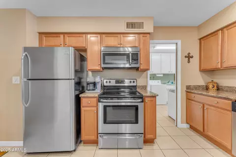 4720 E Flossmoor Cir, Mesa, AZ 85206 photo 2