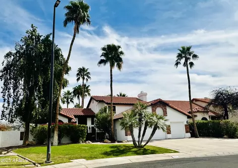 41 S Honeysuckle Ln, Gilbert, AZ 85296 photo 2