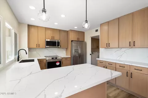 8377 E Indian School Rd, Scottsdale, AZ 85251