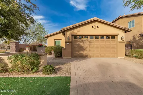 412 W Lyle Ave, San Tan Valley, AZ 85140