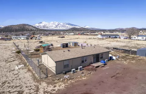 8175 E Neptune Dr E, Flagstaff, AZ 86004
