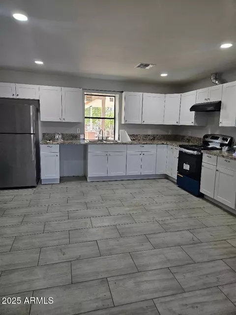 4002 N 58th Dr, Phoenix, AZ 85031 photo 7