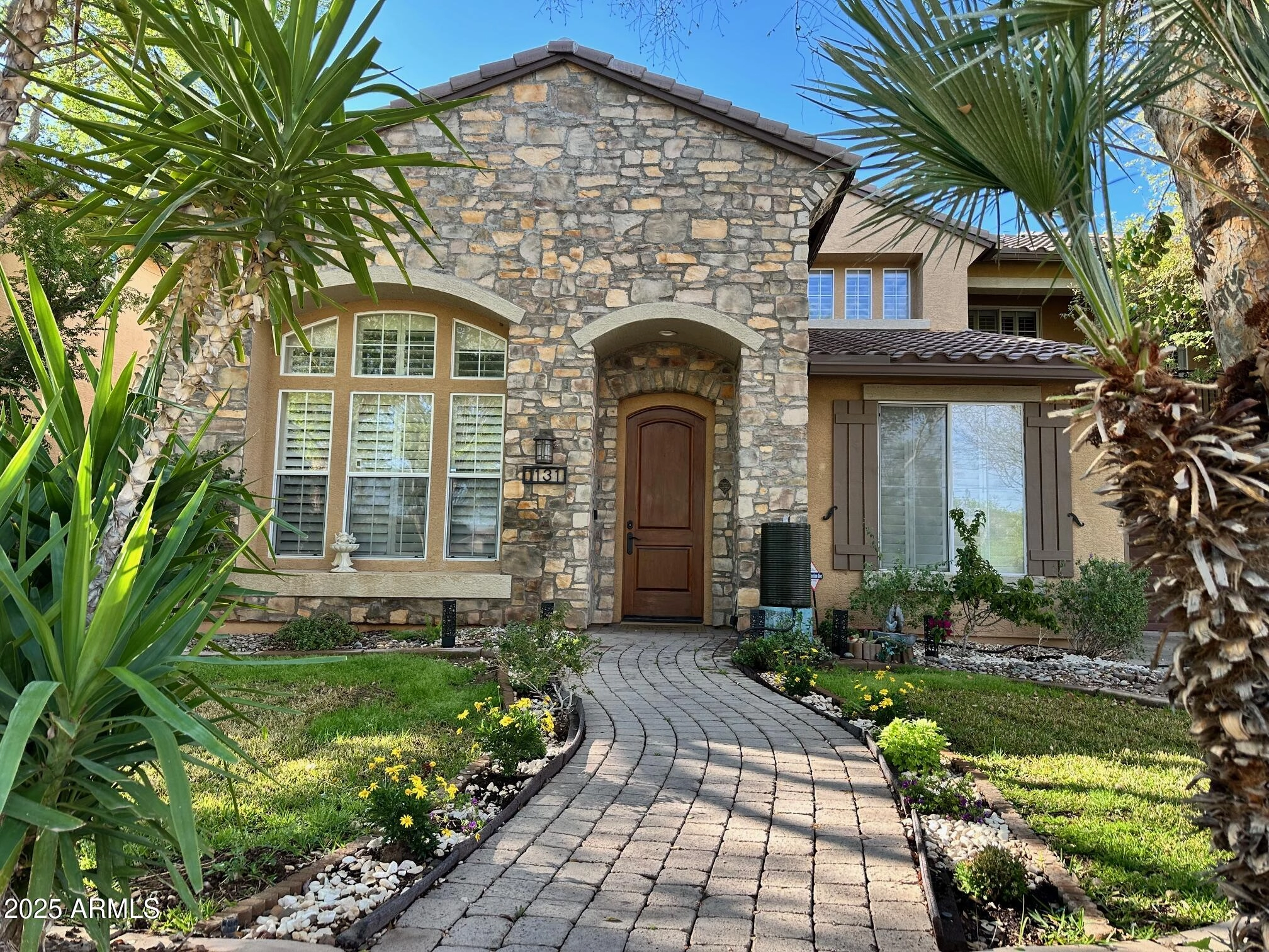 1131 W Sierra Madre Ave  