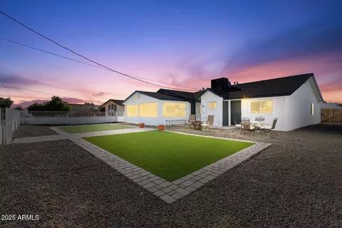 12013 N Hacienda Dr, Sun City, AZ 85351