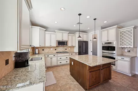 5779 S Penrose Dr, Gilbert, AZ 85298 photo 3