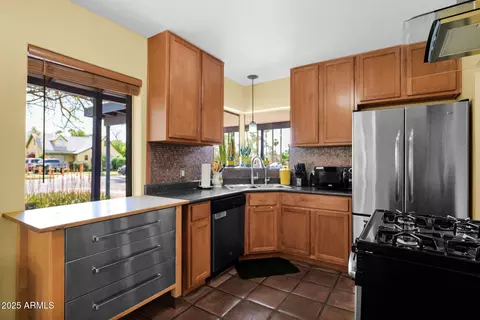 1454 E Flower St, Phoenix, AZ 85014 photo 3