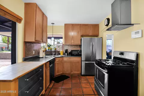 1454 E Flower St, Phoenix, AZ 85014 photo 4