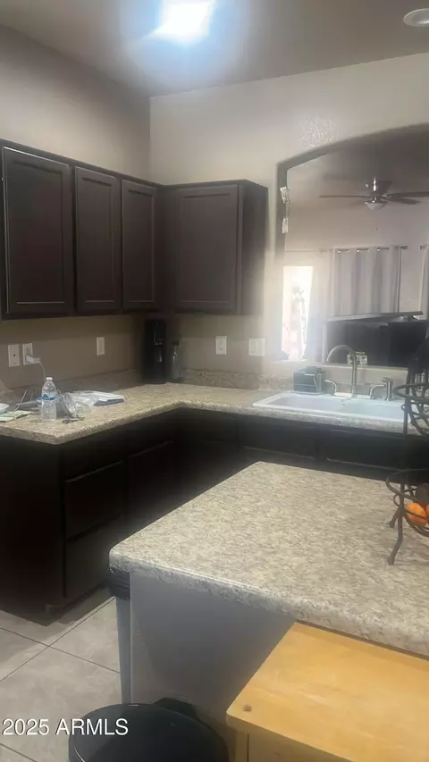 7412 S 15 Dr S, Phoenix, AZ 85041 photo 3
