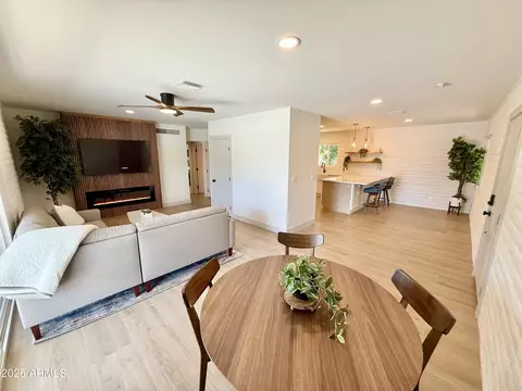 1901 E Missouri Ave #220, Phoenix, AZ 85016