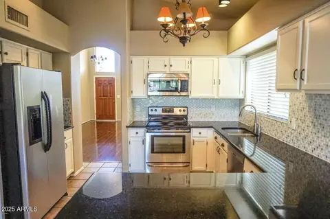 221 E Vaughn Ave, Gilbert, AZ 85234 photo 4