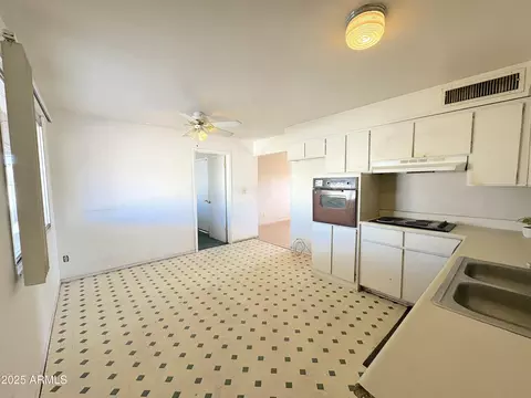 3133 N 81st Ave, Phoenix, AZ 85033 photo 9