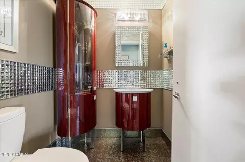 Bath - 1040 E Osborn Rd #1801, Phoenix, AZ 85014 photo 1 of 4