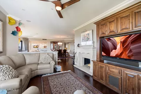 Living - 1040 E Osborn Rd #1801, Phoenix, AZ 85014 photo 7 of 9