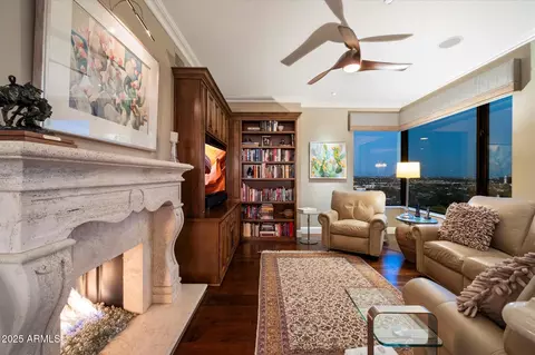 Living - 1040 E Osborn Rd #1801, Phoenix, AZ 85014 photo 8 of 9