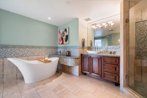 Bath - 1040 E Osborn Rd #1801, Phoenix, AZ 85014 photo 3 of 4