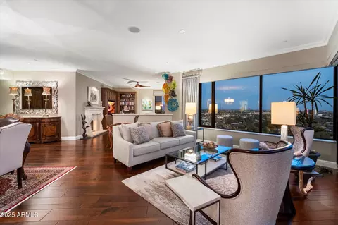 Living - 1040 E Osborn Rd #1801, Phoenix, AZ 85014 photo 4 of 9