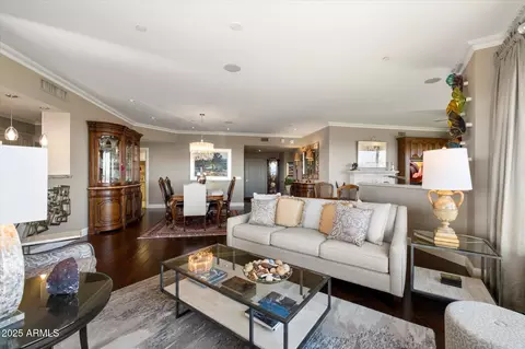 Living - 1040 E Osborn Rd #1801, Phoenix, AZ 85014 photo 1 of 9