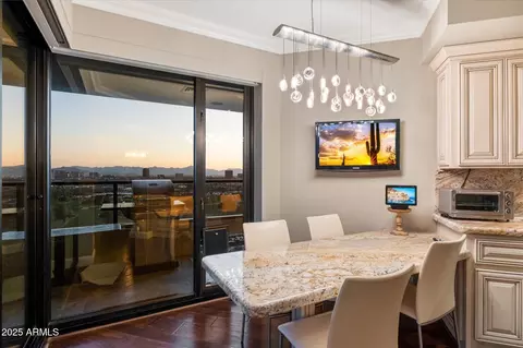 Dining - 1040 E Osborn Rd #1801, Phoenix, AZ 85014 photo 4 of 4