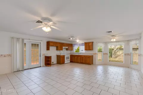962 E Greenway St, Mesa, AZ 85203 photo 8