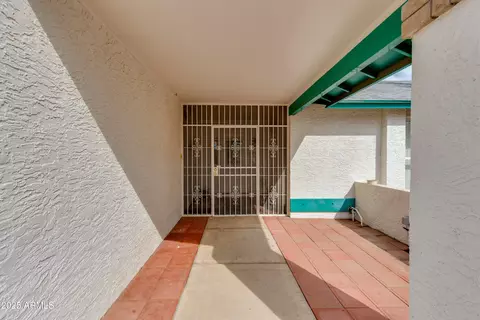 962 E Greenway St, Mesa, AZ 85203 photo 3