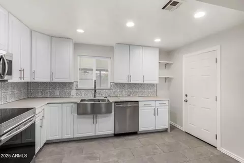 9810 N 5th Ave, Phoenix, AZ 85021 photo 17