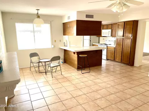 4330 E Beck Ln, Phoenix, AZ 85032 photo 2
