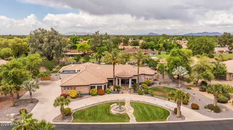 690 E Seattle Slew Ln, Gilbert, AZ 85296