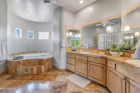 Bath - 690 E Seattle Slew Ln, Gilbert, AZ 85296 photo 1 of 6