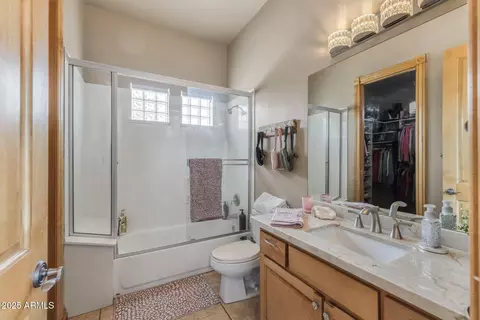 Bath - 690 E Seattle Slew Ln, Gilbert, AZ 85296 photo 3 of 6