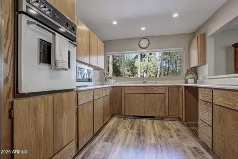 Kitchen - 9167 N Circle Dr S, Pine, AZ 85544 photo 1 of 2