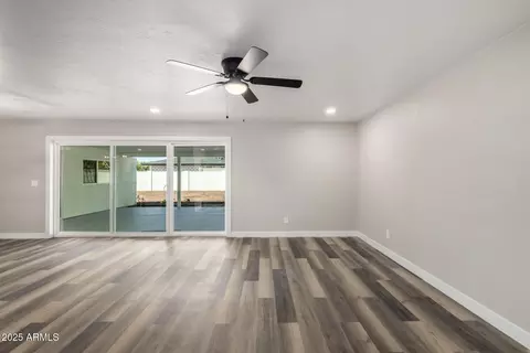 4402 E Mitchell Dr, Phoenix, AZ 85018 photo 9