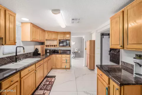 1506 E Marguerite Ave, Phoenix, AZ 85040 photo 11