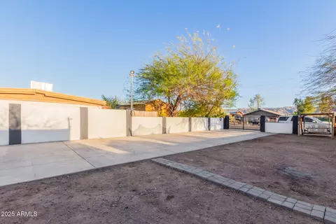 1506 E Marguerite Ave, Phoenix, AZ 85040 photo 2