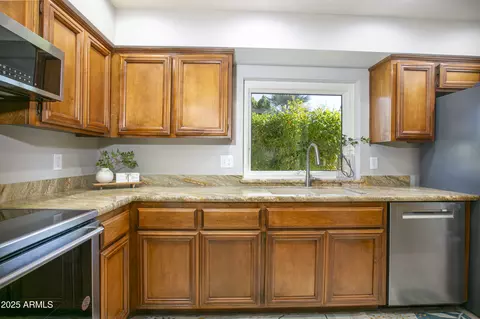 4605 E Valley View Dr, Phoenix, AZ 85044 photo 9